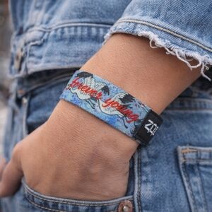🤩 🖤 ZOX “Forever Young” Wristband — Retired • Complete Set Size Medium